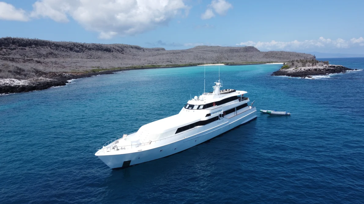 DJI_0409_Pikaia Lodge Yacht Photo