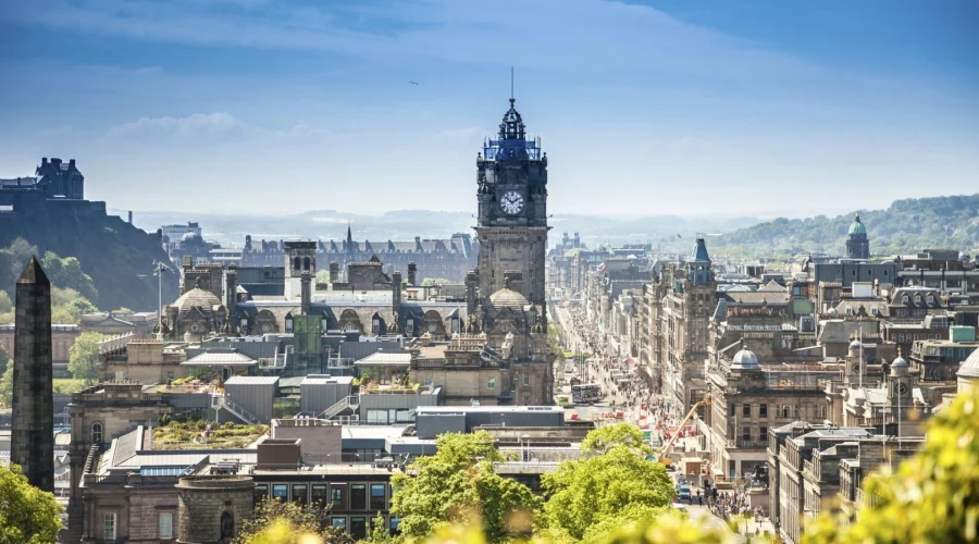 Green Edinburgh Guide: Heartwarming Trails, Food & Views
