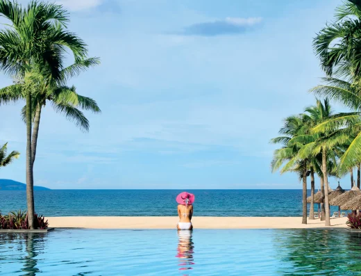 Furama Resort Danang_ swimming pool on the edge with sea view