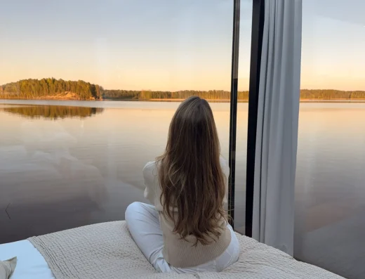 Lehmonkarki resort-a woman watching thru the windows